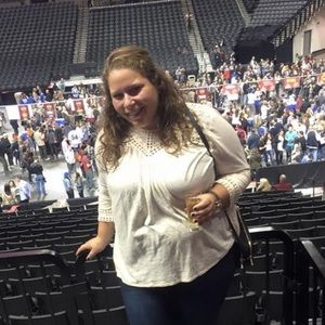 Meet your Posher, Dana